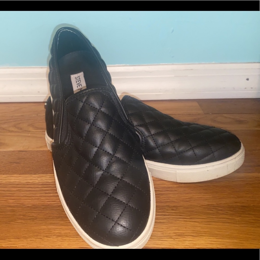 Steve Madden slip on shoes